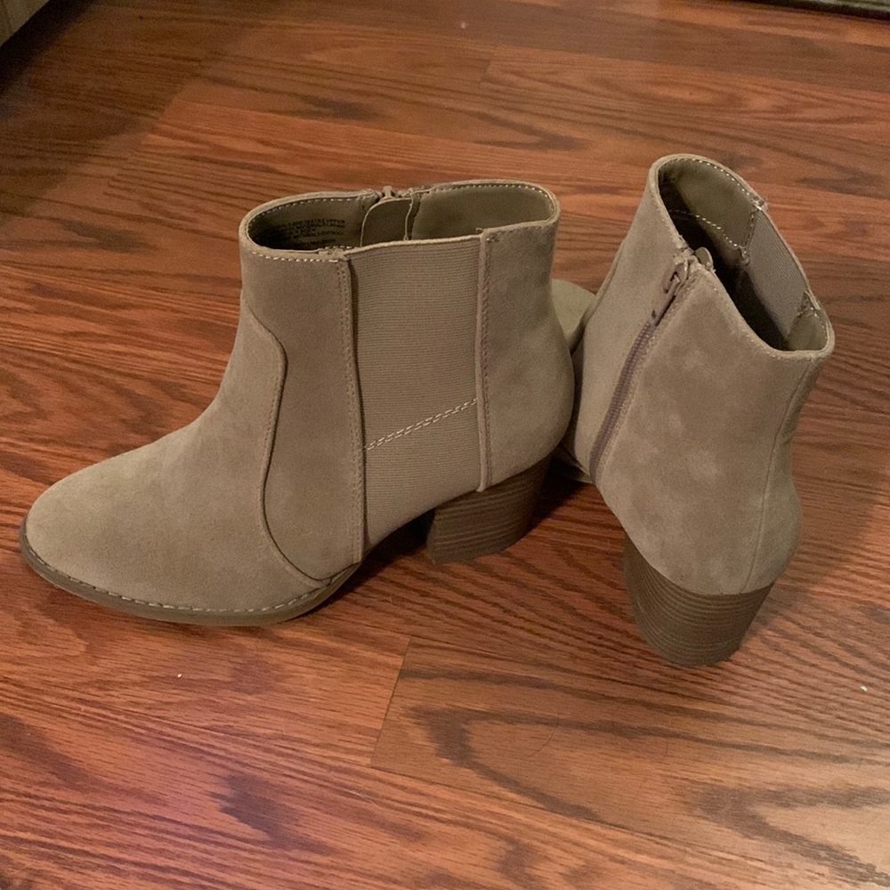Universal Thread Tan Ankle Boots